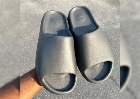 Smoke Grey Appears On This adidas Yeezy Slide - Sneaker News