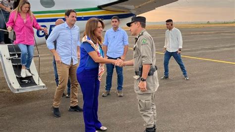 Gracinha Caiado Recepcionada Pelo Comando Do Crpm No Aeroporto No