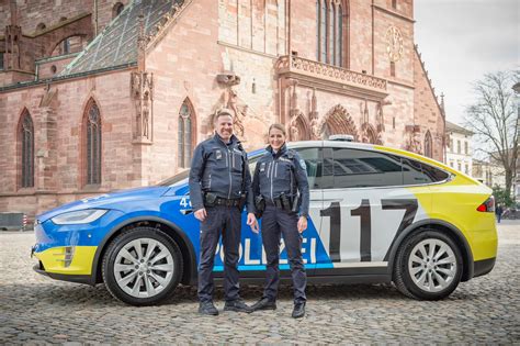 Neue Uniform für Kantonspolizei Basel Stadt Polizeinews ch