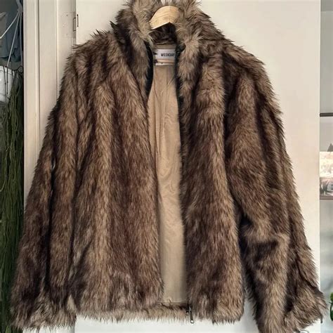 Faux Fur Weekday • Tise