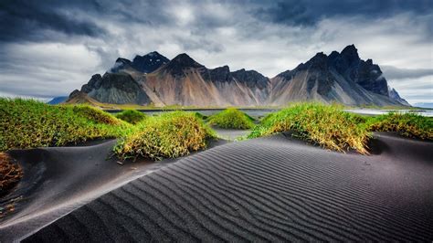 Black Sand Desert And Mountains HD Nature Wallpapers | HD Wallpapers ...