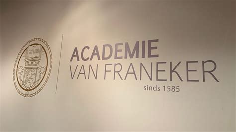 Botniastins Opgeknapt Plek Van Statuur Voor Academie Van Franeker