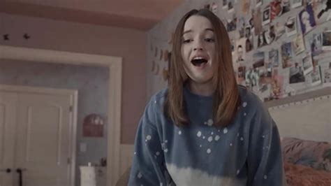 Sweatshirt Worn By Zoe Murphy Kaitlyn Dever As Seen In Dear Evan