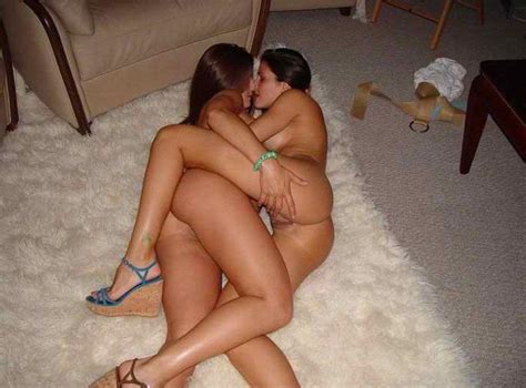 Picture Tagged With Brunette Lesbian FAPcoholic