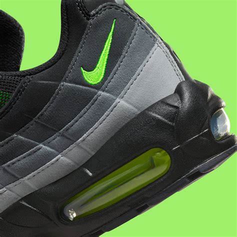 Nike Air Max 95 Black Grey Neon Fv4710 001