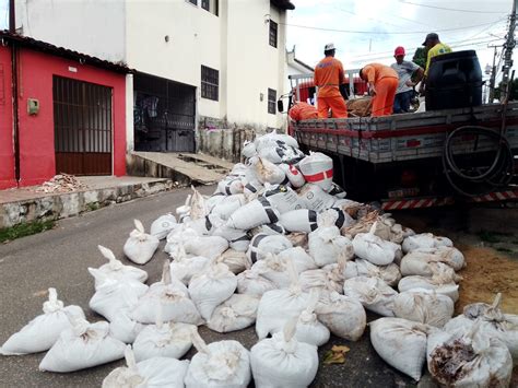 Tubula O Da Caern Rompe E Leva Parte Da Rua Boa Vista No Bairro Nordeste