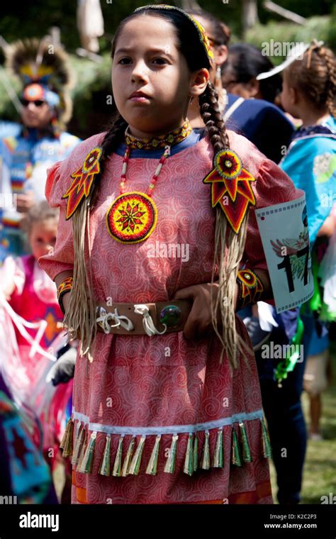 Native American Teen Girl High Resolution Stock Photography and Images