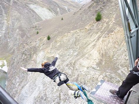 Bungee Jumping Nevis Gorge Queenstown Otago New Zealand