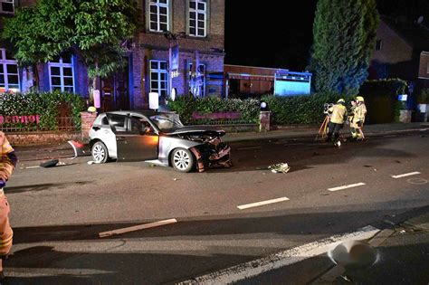 Pulheim Autofahrer Erfasst Fu G Nger J Hriger Tot