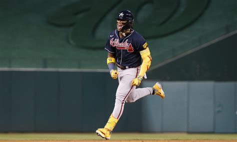 Ronald Acuña Jr lidera la lista de los 100 mejores peloteros de la MLB