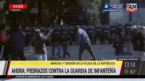 Atacaron Un Centro De Monitoreo Frente Al Obelisco Tiran Piedrazos