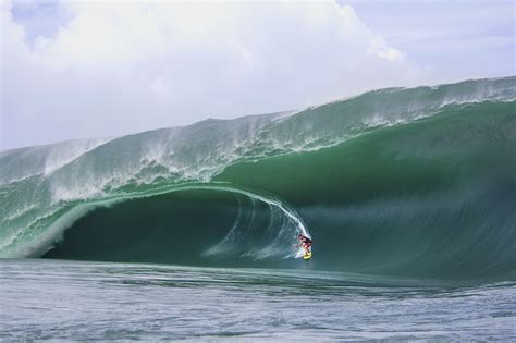 White Rhino... A big wave surfing documentary. - Carvemag.com