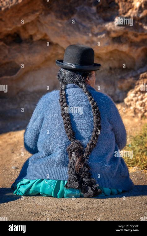 Traje De Vestimenta Tradicional Fotograf As E Im Genes De Alta