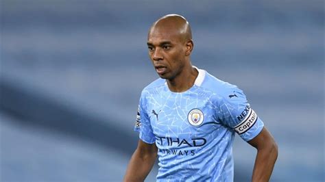 Football news - Manchester City sign captain Fernandinho to new one ...