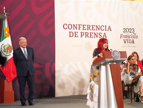 Junto Al Presidente Andrés Manuel López Obrador En La Conferencia