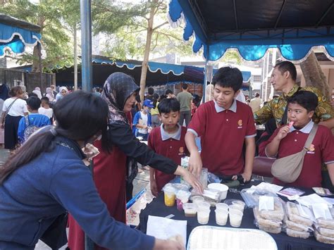 Ajak Siswa Mandiri Berwirausaha Sd Budi Mulia Dua Panjen Gelar Flea