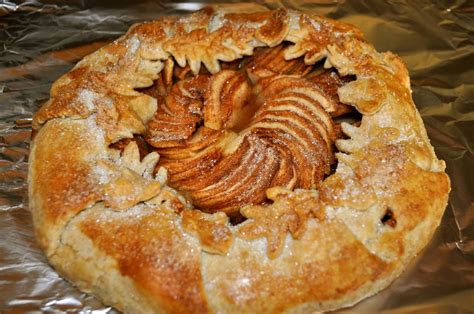 A Handmade Life: Rustic Apple Tart