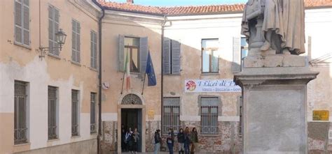 Al liceo Vasco di Mondovì è il giorno della maturità per la studentessa