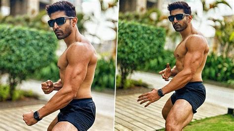 Hot Gurmeet Choudhary Goes Shirtless To Flaunt His Chiselled Physique