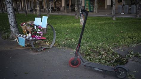 Mor Un Noi De Anys En Un Accident Amb Un Patinet A Barcelona