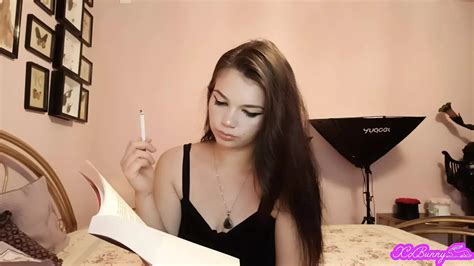 Hot Brunette Thick All Natural Latina With Green Eyes Smoking And Ignoring You XHamster