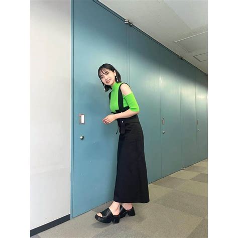 速瀬愛さんのインスタグラム写真 速瀬愛instagram「･ ･ ･ 王様のブランチ ･ ･ 今日は大人っぽい素敵なお衣装でした💚