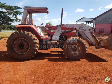 Trator Massey Ferguson Mf 650 Usado à Venda