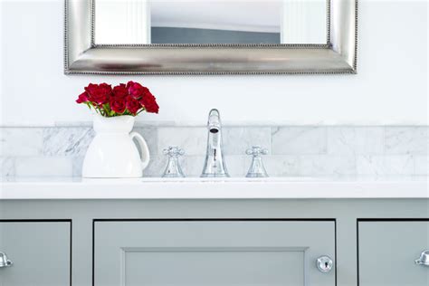 Classic White Marble Master Bathroom Classique Chic Salle De Bain