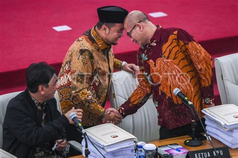 Kpu Tunda Pleno Rekapitulasi Penghitungan Suara Pemilu Antara Sumbar