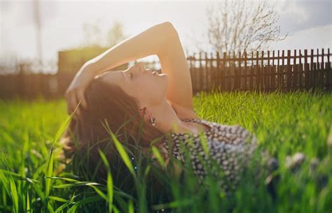 Face Sunlight Women Model Grass Field Photography Green Morning