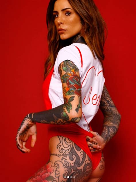 Estalló el verano La sensual foto de Cande Tinelli en bikini Infobae