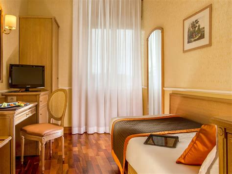 Discover the rooms of Hotel Santa Costanza near Villa Ada Rome