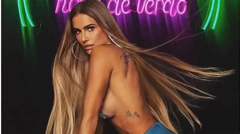 Deborah Secco desmaia após cena de sexo vários homens Agora1