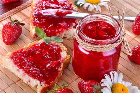 Marmellata Di Fragole Segui Questa Ricetta Con Poco Zucchero E Potrai