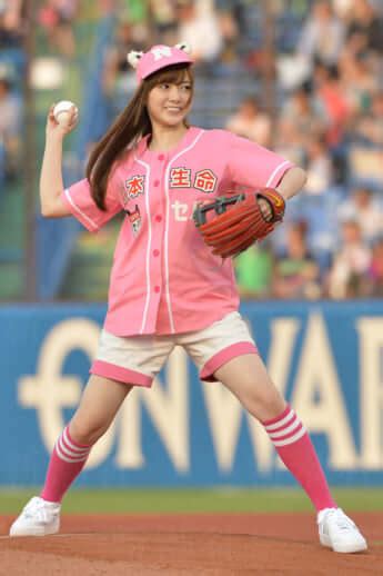 【写真特集】女性タレントの「プロ野球始球式」名場面集（写真5） デイリー新潮