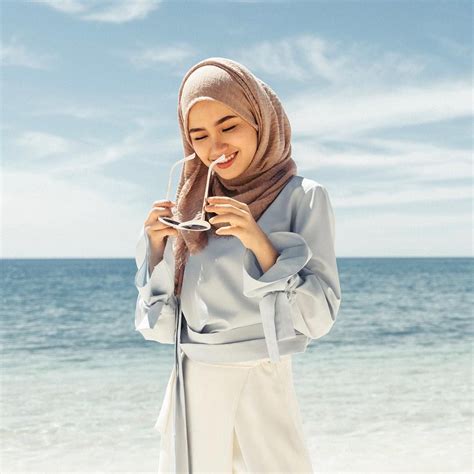 Outfit Of The Day Hijab Pantai 20 Koleski Terbaru Ootd Hijab Fashion