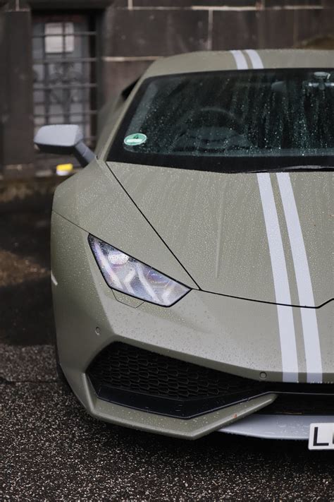 Front of a Lamborghini Huracan · Free Stock Photo