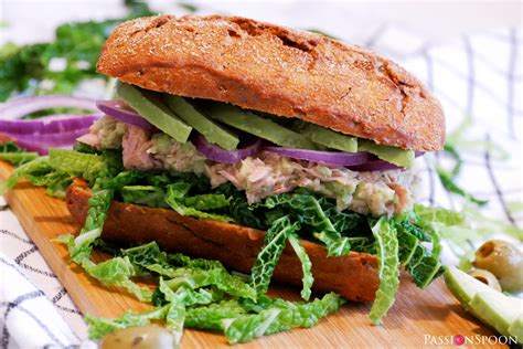 Avocado tuna sandwich - PassionSpoon recipes