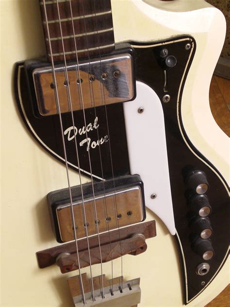 Supro "Dual Tone" | Marginally Irresponsible Vintage Guitars