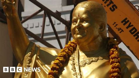 Jayalalitha Tamil Nadu Party To Change Statue Of Ex Leader After