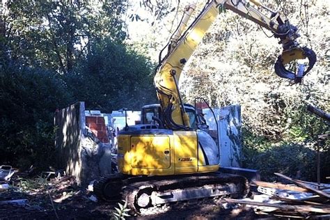 Notre Dame Des Landes Les Pelleteuses En Action