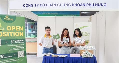 CHỨNG KHOÁN PHÚ HƯNG ĐỒNG HÀNH CÙNG ĐẠI HỌC MỞ TRONG NGÀY HỘI VIỆC LÀM