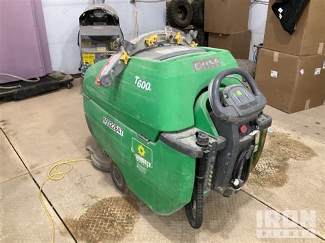 Tennant T E Walk Behind Electric Floor Scrubber In Lansing