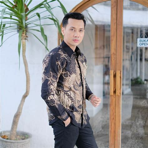 Jual BATIK SLIMFIT NUDE MOCCA COKLAT HITAM Kemeja Batik Terbaru 2023