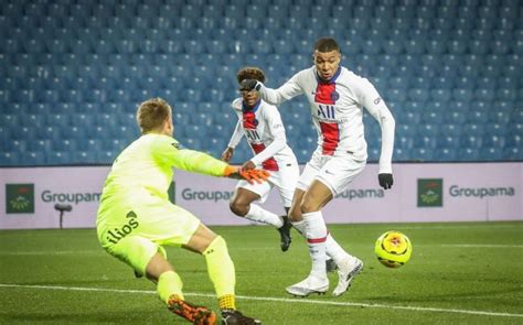 Le Psg Affronte Istanbul Basaksehir Ce D Cembre Yeclo