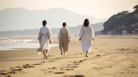 Women Walking Down The Beach Background Gal Trio On The Beach Hd