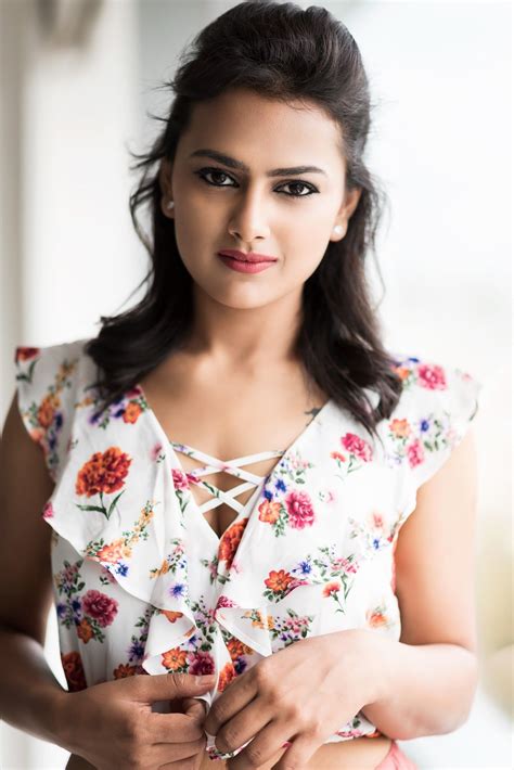 Pictures of Shraddha Srinath