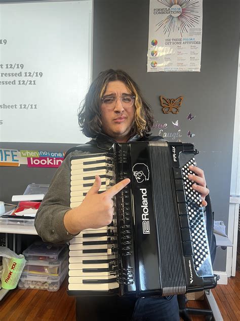 Custom Weird Al Decal on my Accordion : r/weirdal