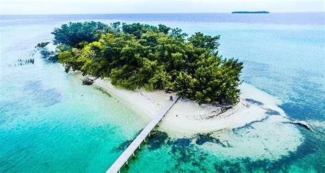 Pantai Di Pulau Seribu Dengan Pemandangan Sunset Terindah