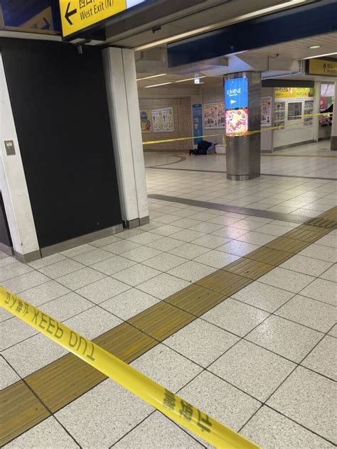 東京都豊島区 池袋駅に不審物で警察が大量集結している現地の様子「白いクーラーボックスのようなものが放置されてて周囲に規制線が張られてる」5月